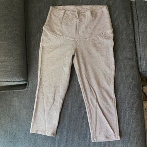 2 Maternity cropped pants size S